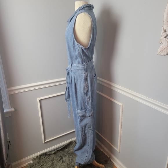 UNIVERSAL THREAD Light Wash Denim Sleeveless Zip Up Belted Boho Cargo Jumpsuit - Picture 3 of 8